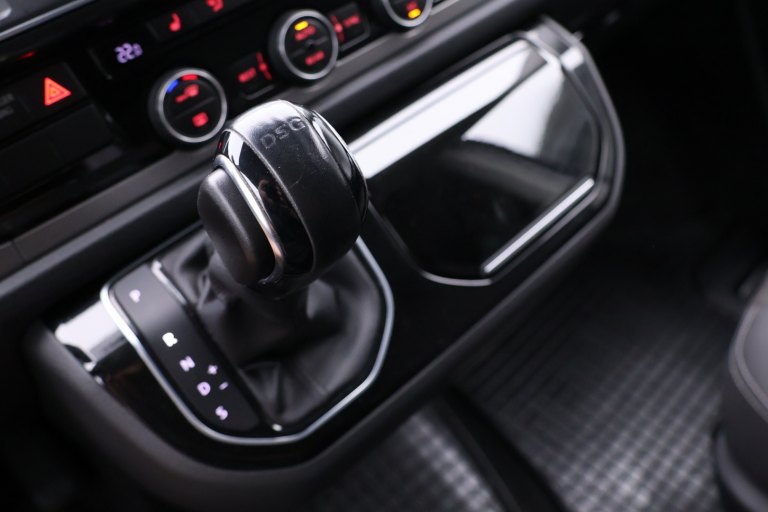 VW Multivan T6 (7 míst) - foto č. 9